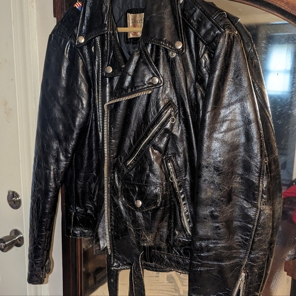 Leather Shop Classic Black Leather motorcycle Jacket. 1979 - Picture 12 of 15